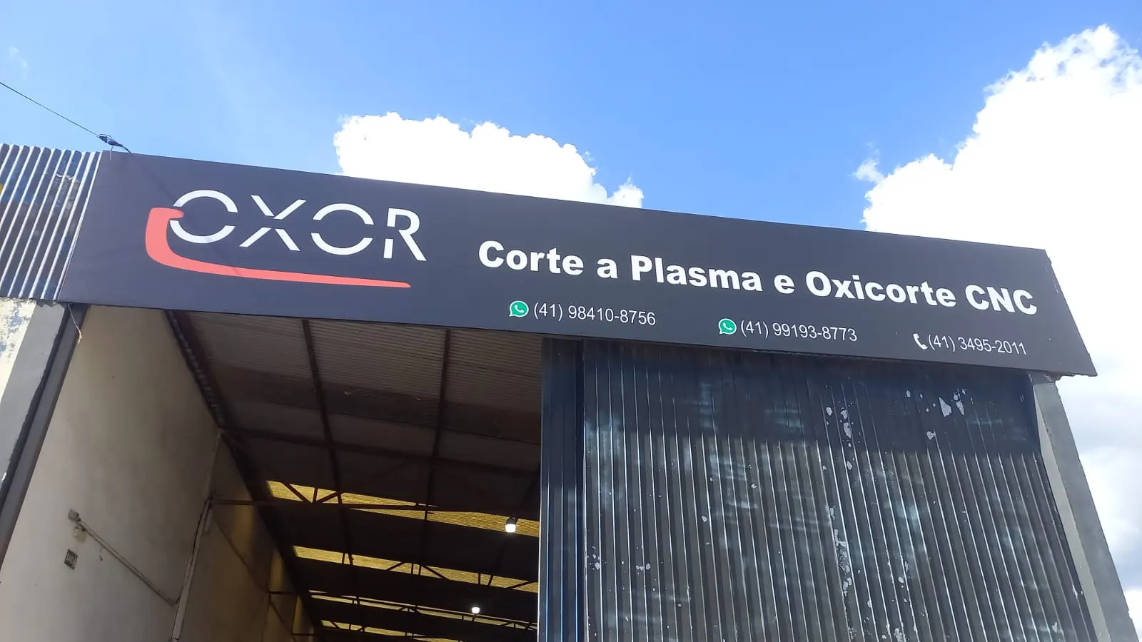 Fachada da unidade da OXOR Cortes em Colombo, Paraná