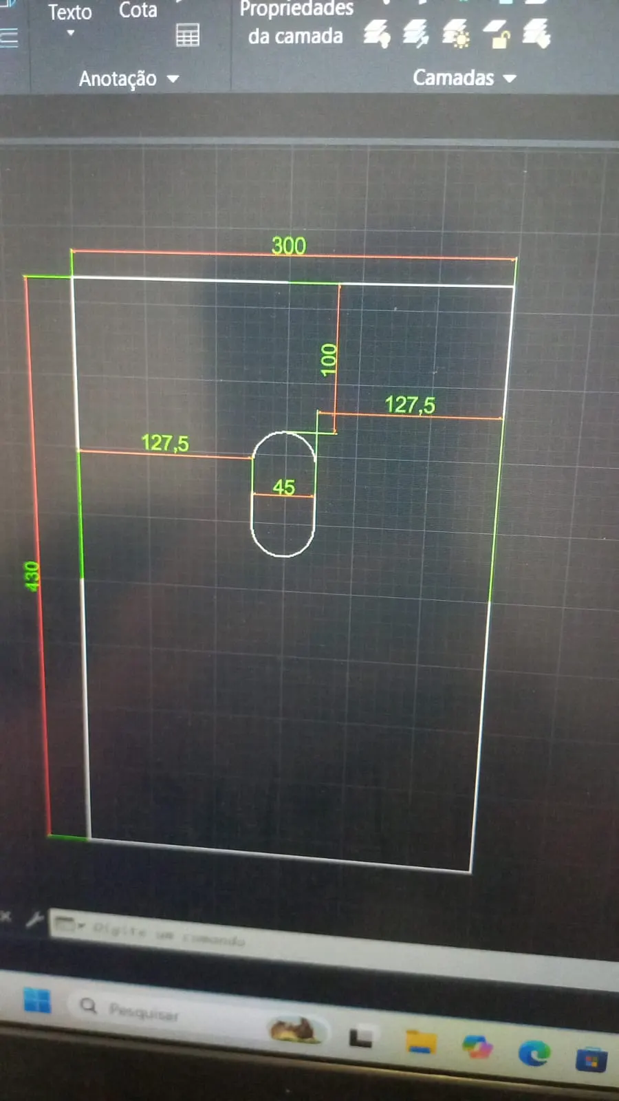 Projeto de peça cotado em CAD com medidas visíveis
